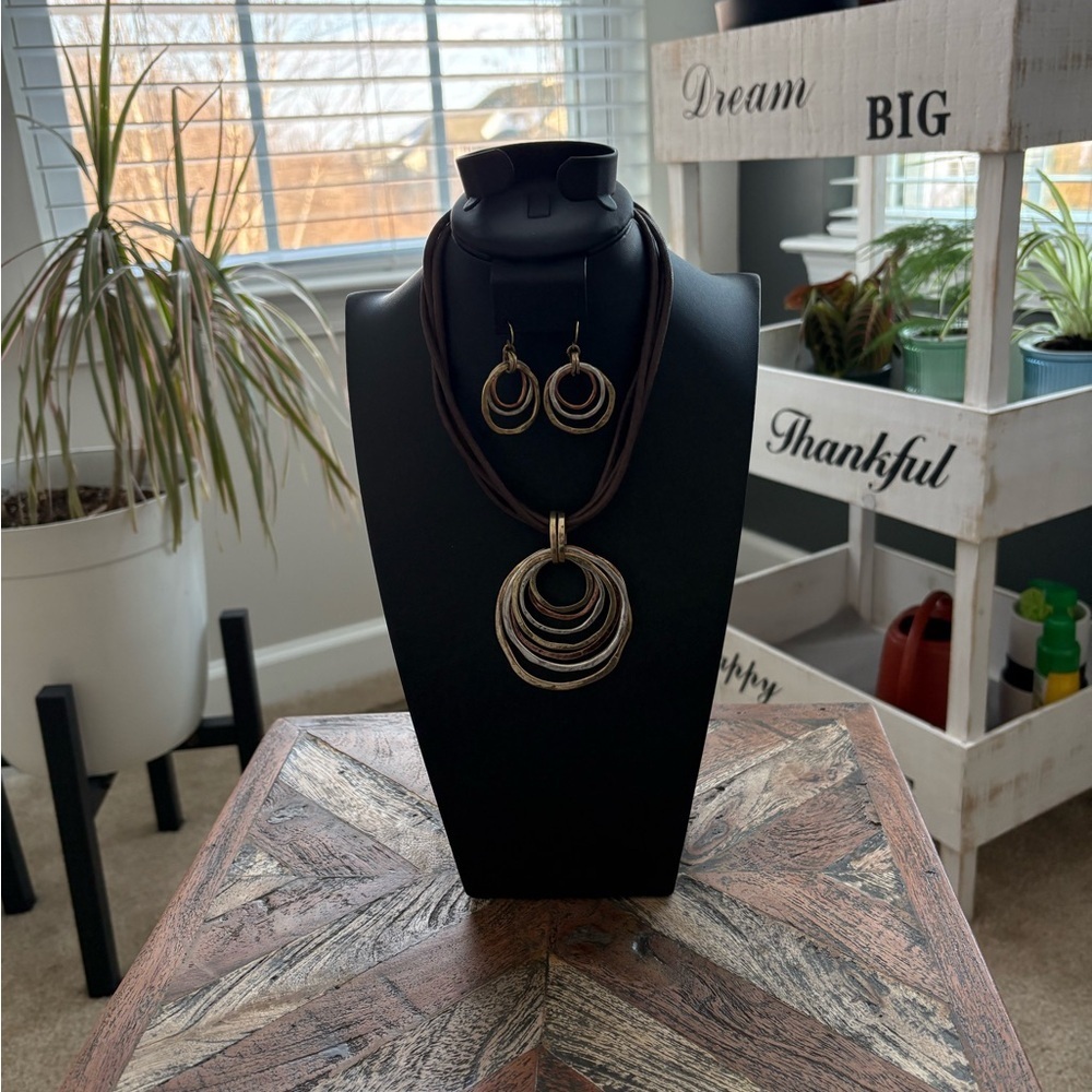 Artesian Vintage Hammered Gold Cascading Circle Necklace & Earring Set